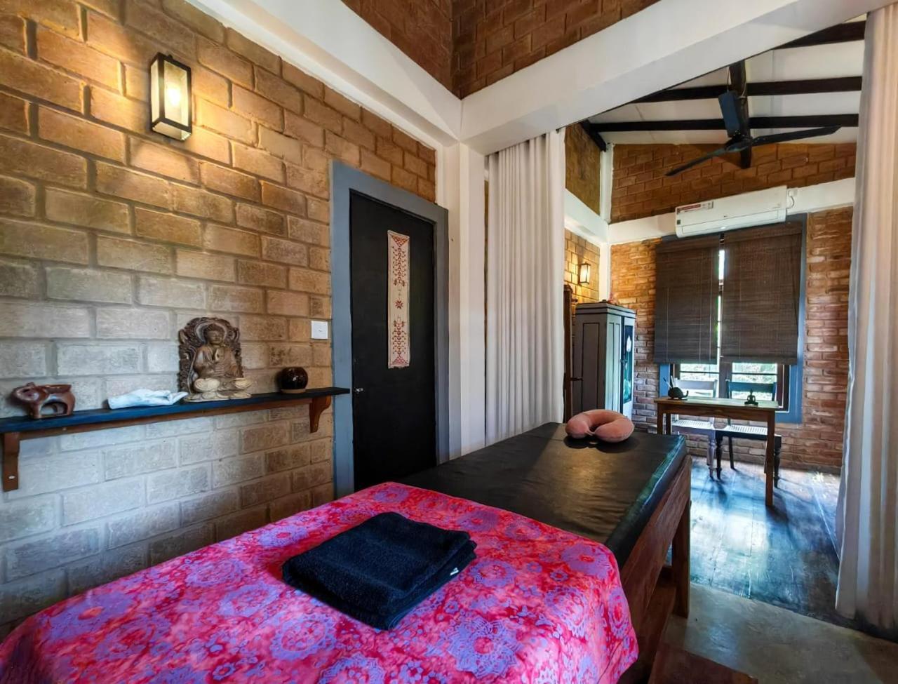 Villa Lyvie Ayurvedic Hotel แทนกาลเล ภายนอก รูปภาพ