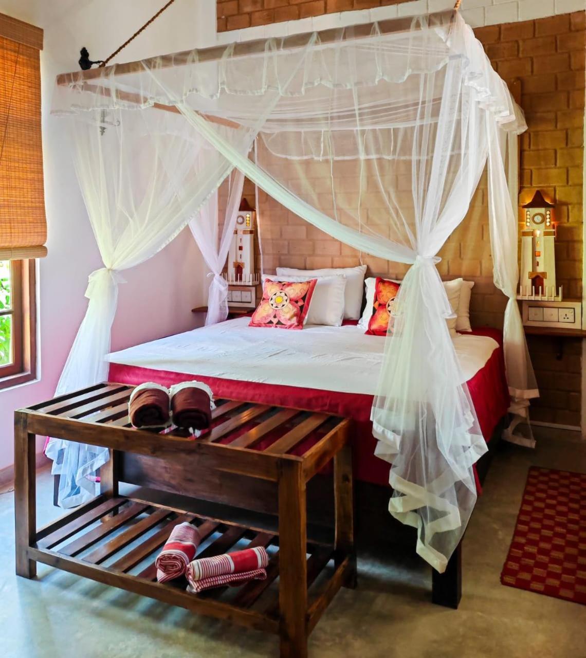 Villa Lyvie Ayurvedic Hotel แทนกาลเล ภายนอก รูปภาพ