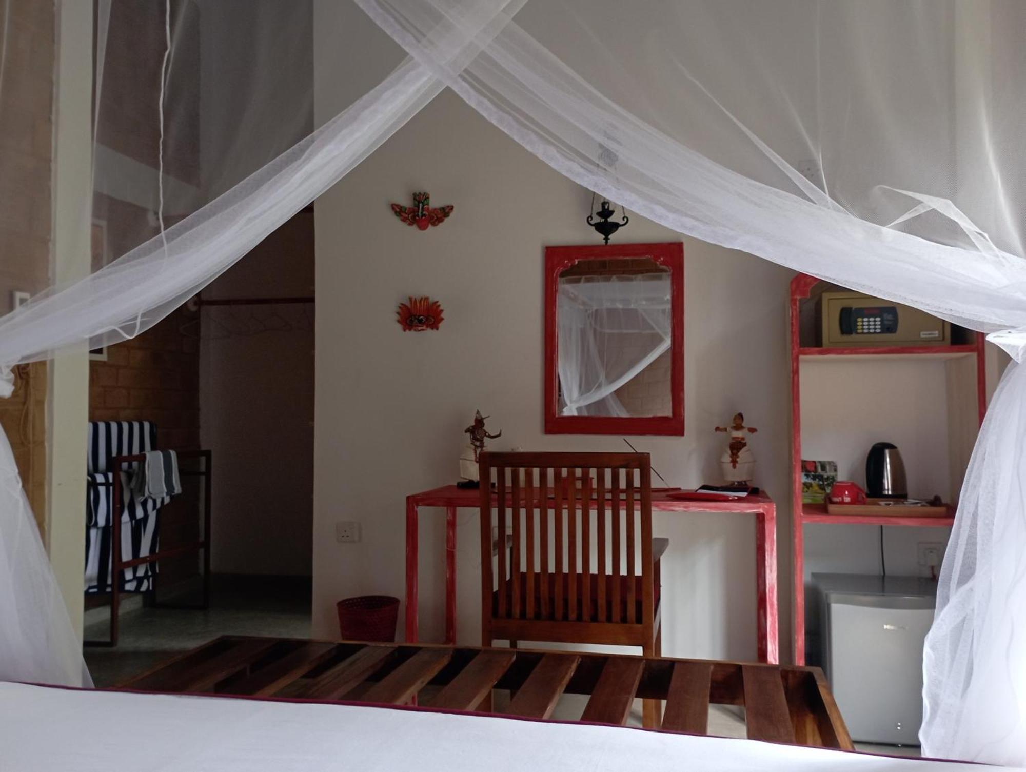 Villa Lyvie Ayurvedic Hotel แทนกาลเล ภายนอก รูปภาพ