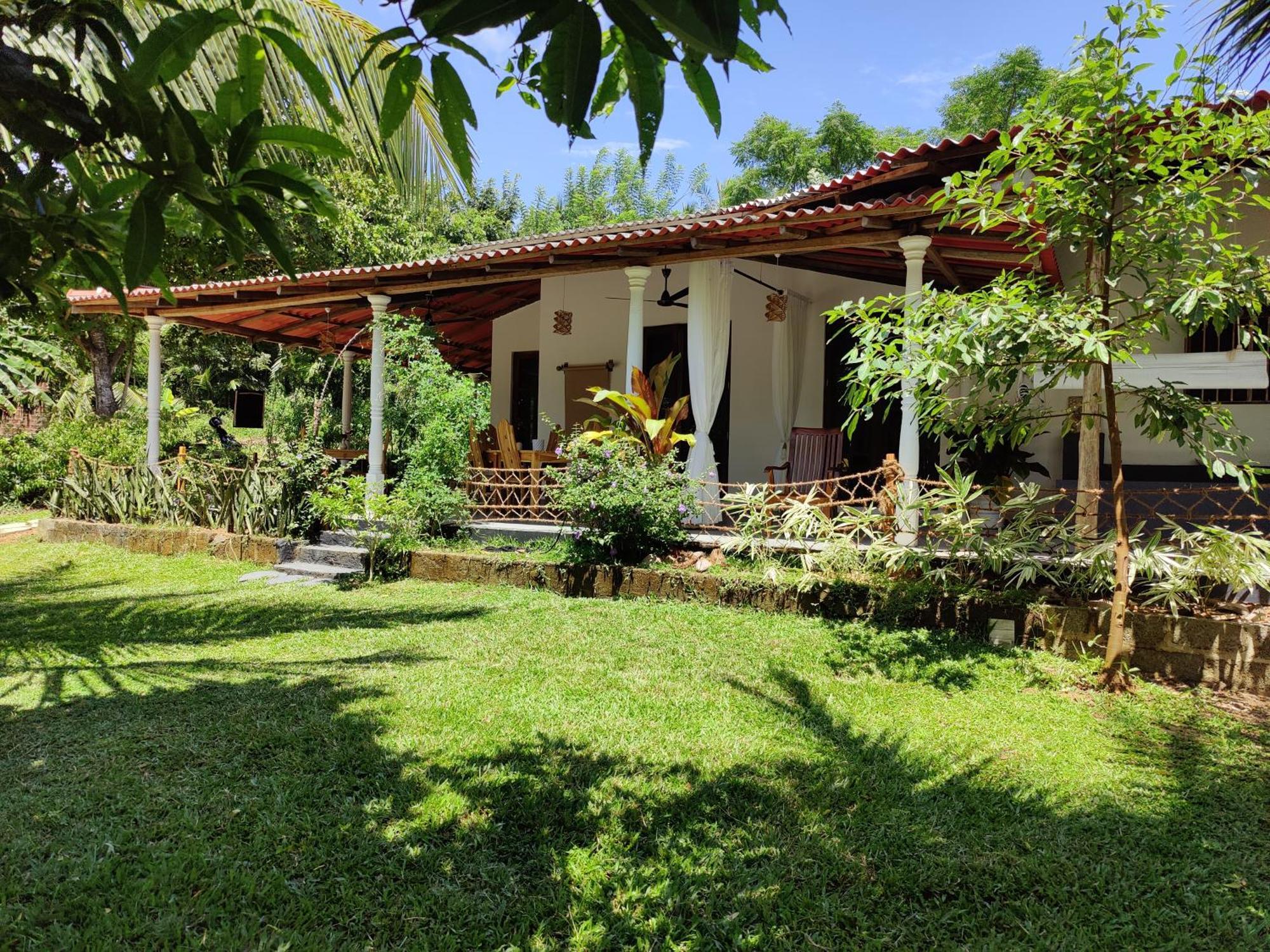 Villa Lyvie Ayurvedic Hotel แทนกาลเล ภายนอก รูปภาพ