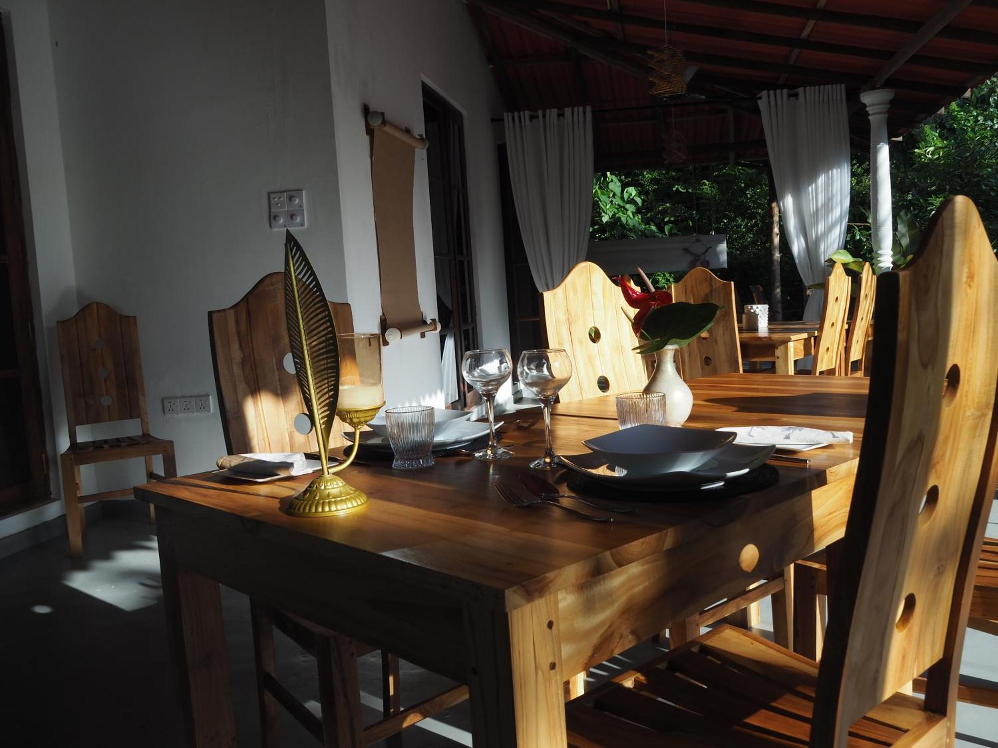 Villa Lyvie Ayurvedic Hotel แทนกาลเล ภายนอก รูปภาพ