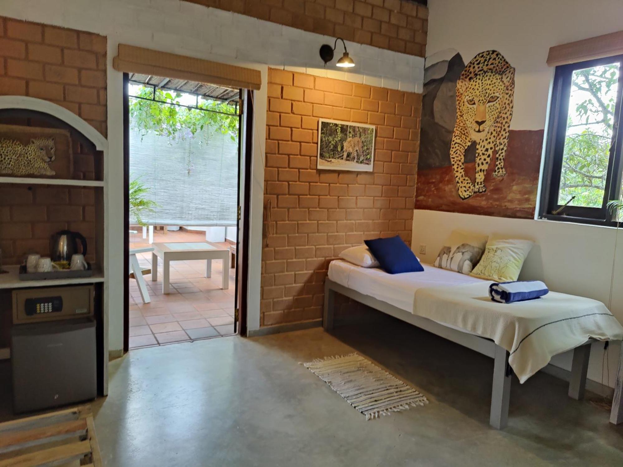 Villa Lyvie Ayurvedic Hotel แทนกาลเล ภายนอก รูปภาพ