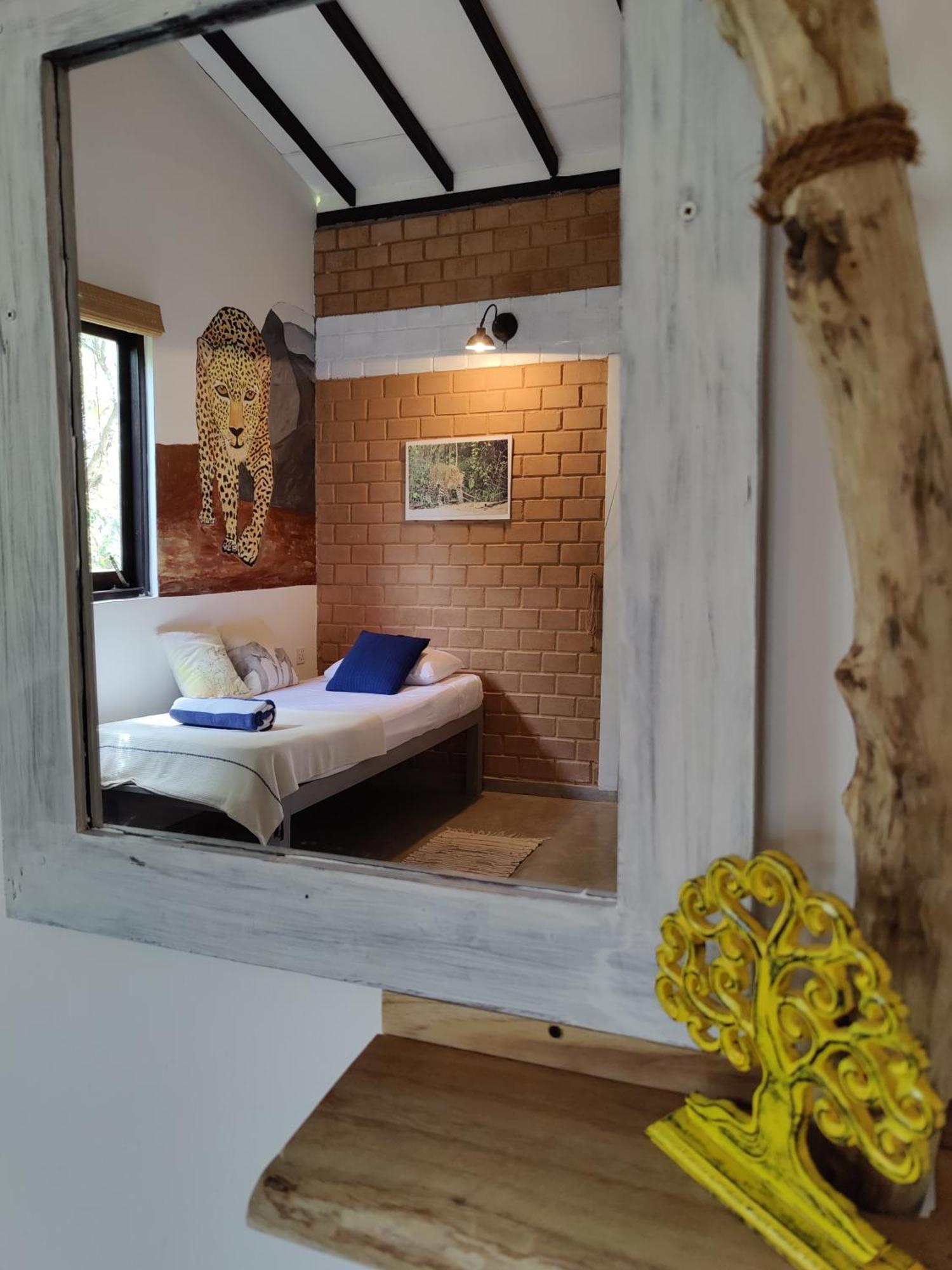 Villa Lyvie Ayurvedic Hotel แทนกาลเล ภายนอก รูปภาพ